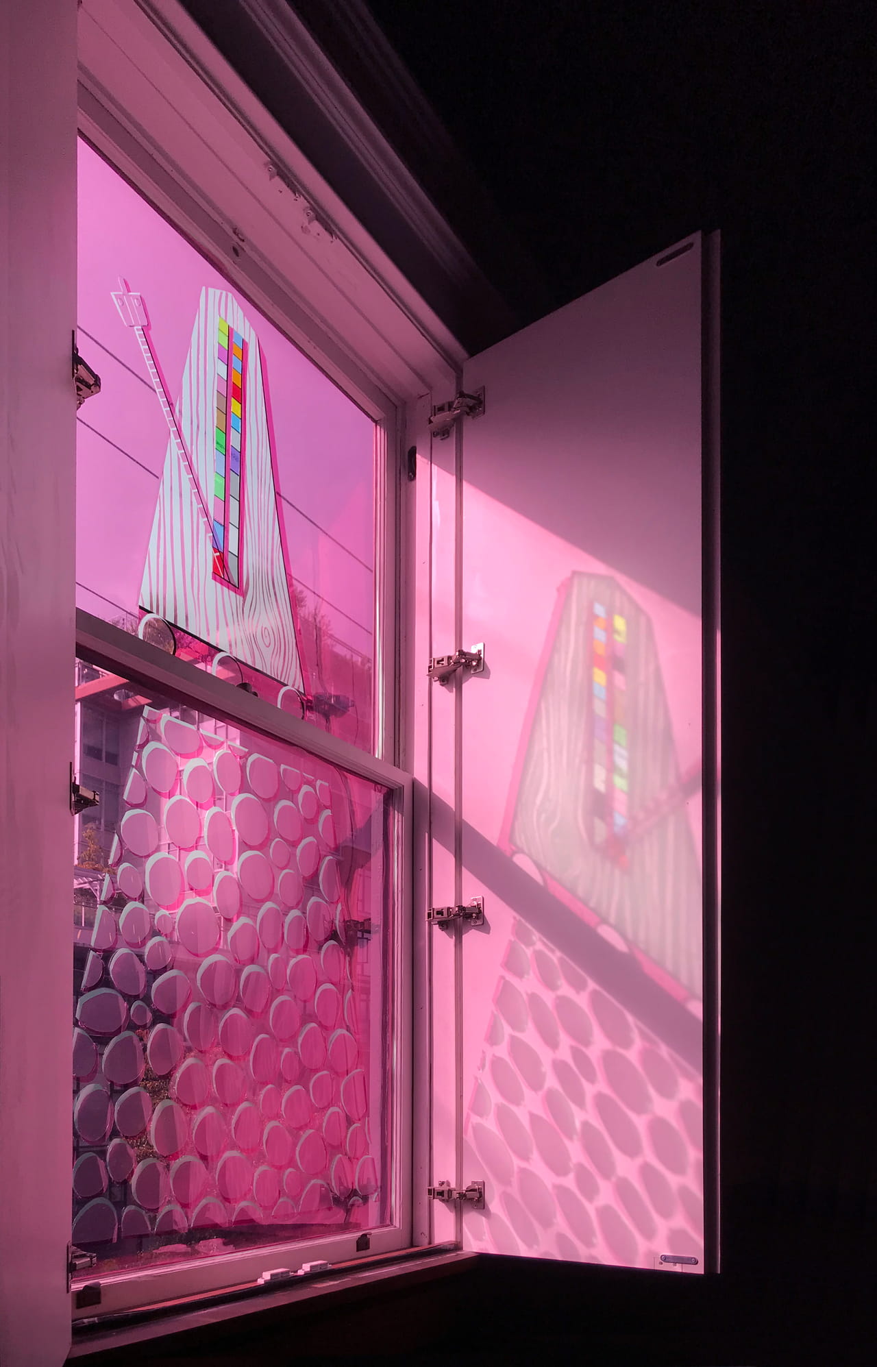 Window with a metronome
